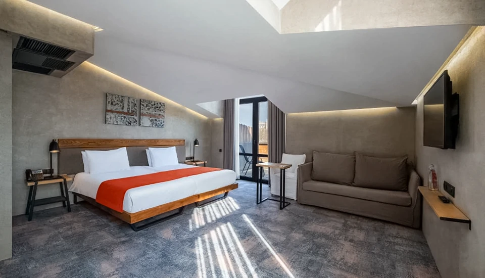 هتل آیوتا تفلیس